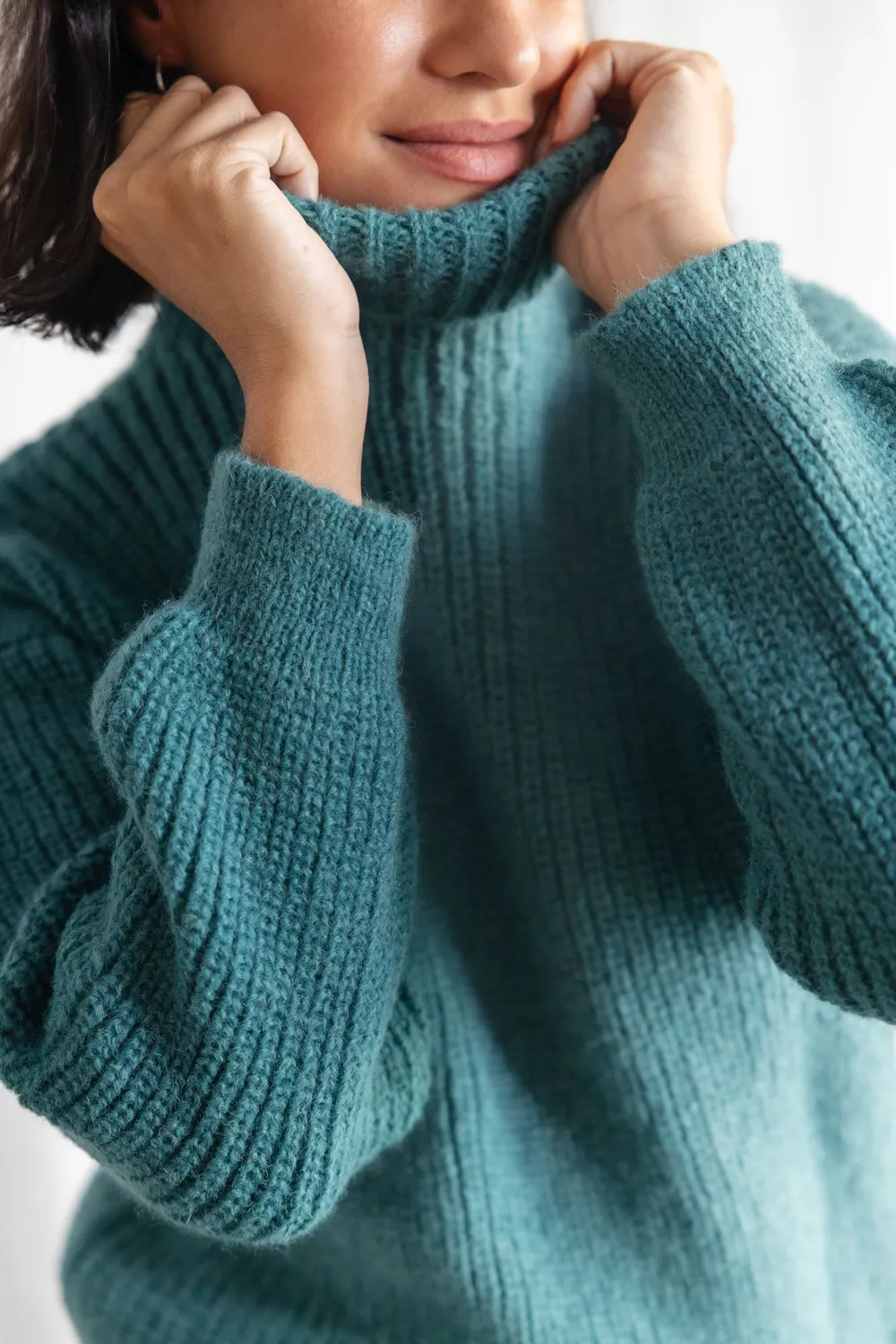 Jyoti Sabeti maglione dolcevita ocean morbido alpaca