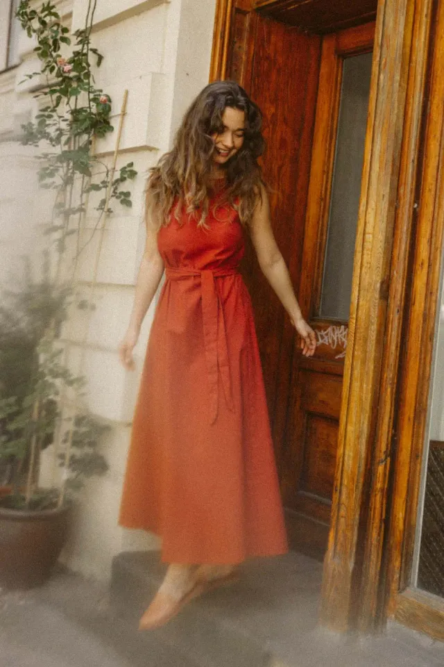Jyoti Khushi vestito midi terracotta scollo schiena