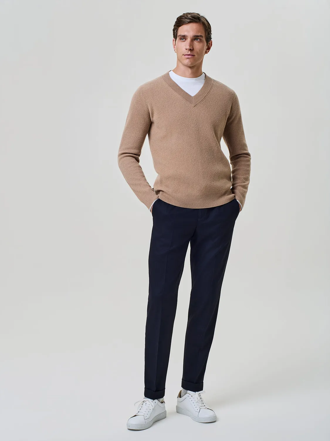 Paul Taylor maglia costa inglese cammello cashmere scollo V