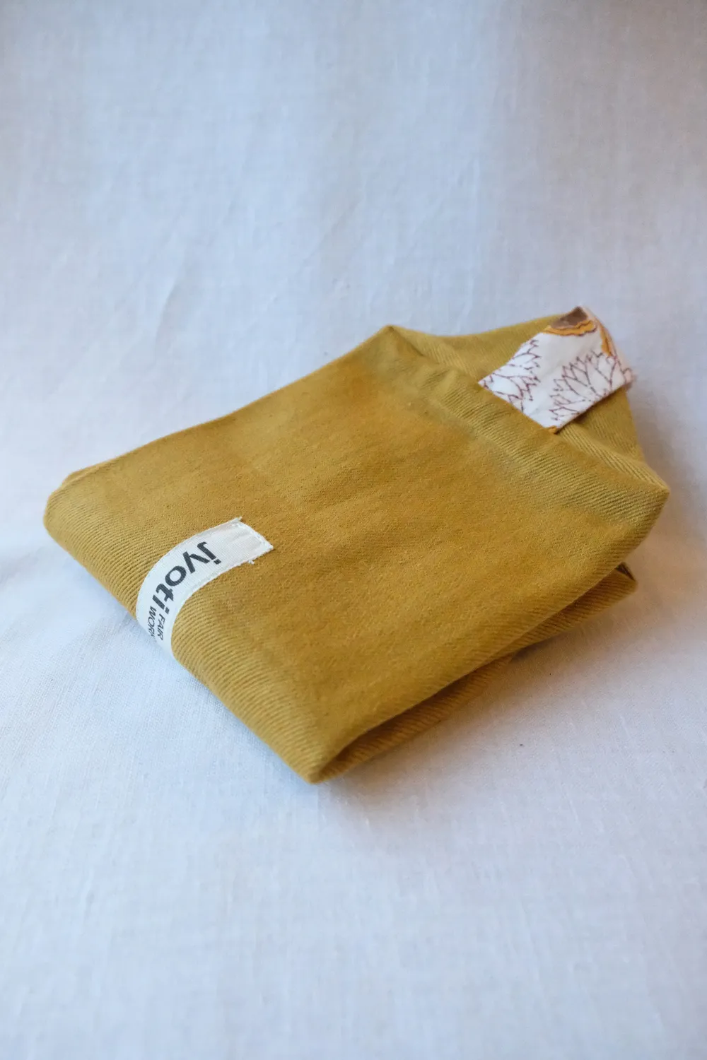 Jyoti Phavvaara beauty case cotone giallo senape