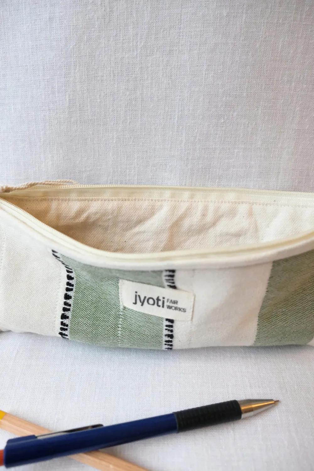 Jyoti Qalamadaan astuccio cotone verde fantasia