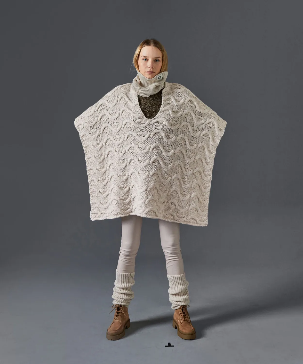 Rodier Poncho maglia ritorta Ecru scollo V